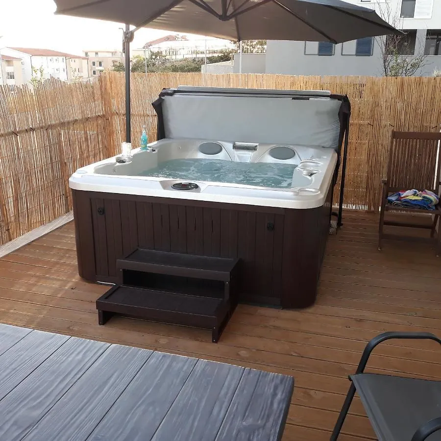 Blackpearl Apartment Split