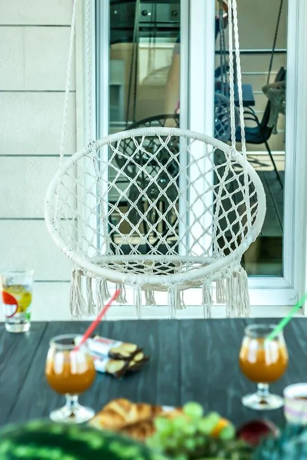 Blackpearl Apartment Split